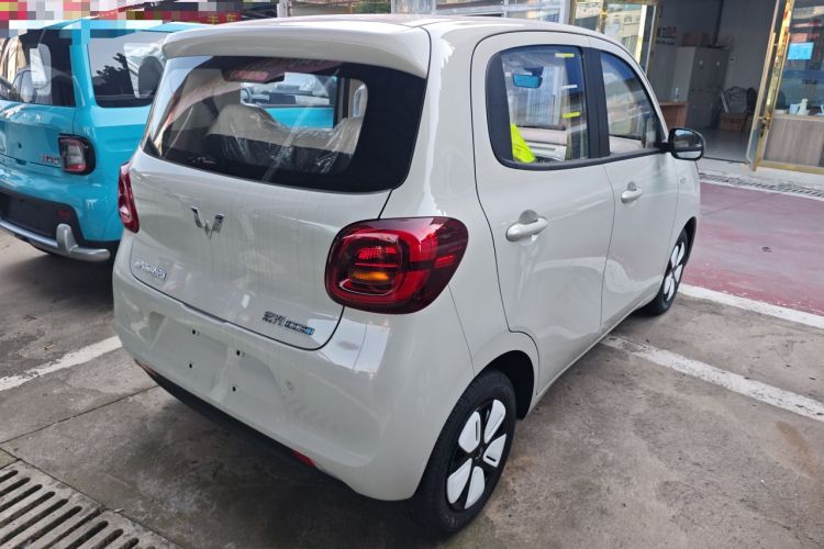Used Wuling Hongguang MINIEV 2025 Four-Door Version Advanced Edition Exterior 3