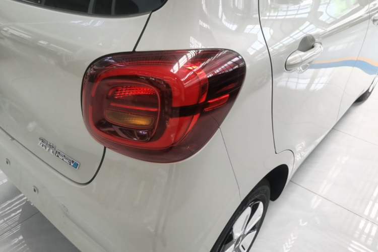 Used Wuling Hongguang MINIEV 2025 Four-Door Version Advanced Edition Exterior 3