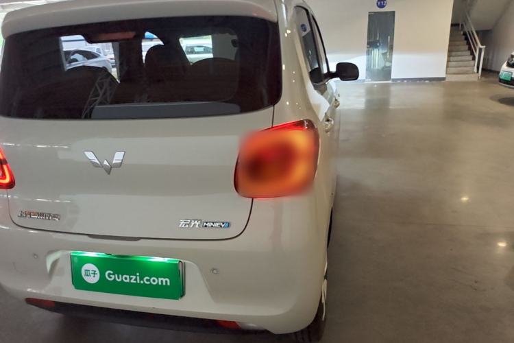 Used Wuling Hongguang MINIEV 2025 Four-Door Version Advanced Edition Exterior 3