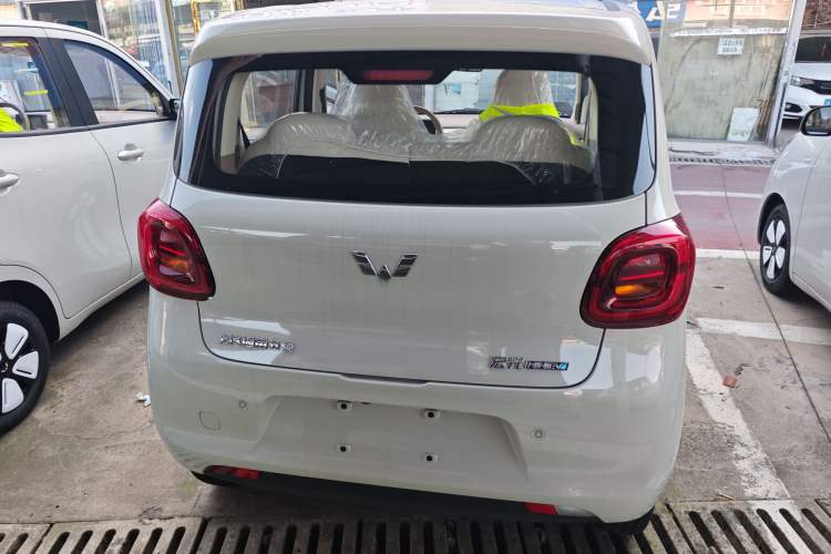 Used Wuling Hongguang MINIEV 2025 Four-Door Version Advanced Edition Exterior 3