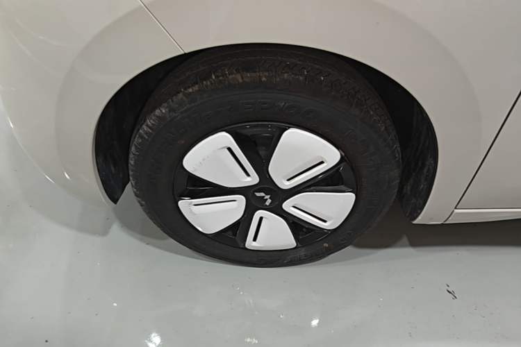 Used Wuling Hongguang MINIEV 2025 Four-Door Version Zhenxiang+ Edition Exterior 4