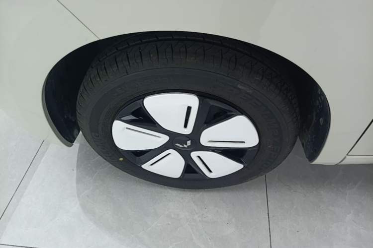 Used Wuling Hongguang MINIEV 2025 Four-Door Version Zhenxiang+ Edition Exterior 4
