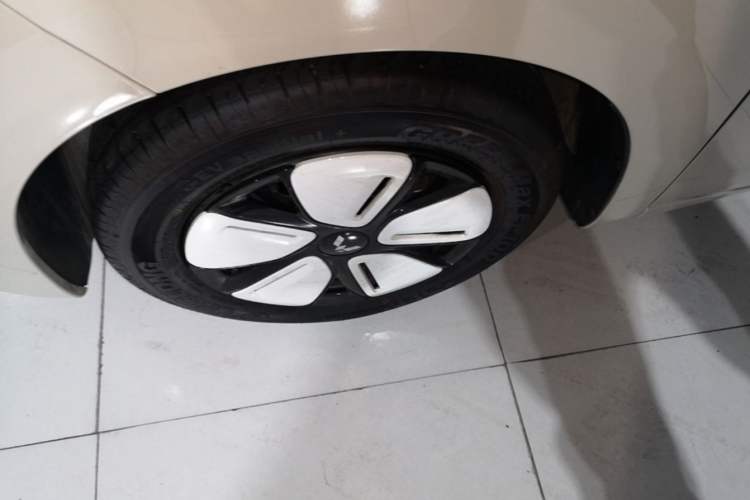 Used Wuling Hongguang MINIEV 2025 Four-Door Version Advanced Edition Exterior 4
