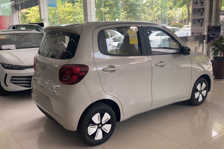 Used Wuling Hongguang MINIEV 2025 Four-Door Version Advanced Edition Exterior 4