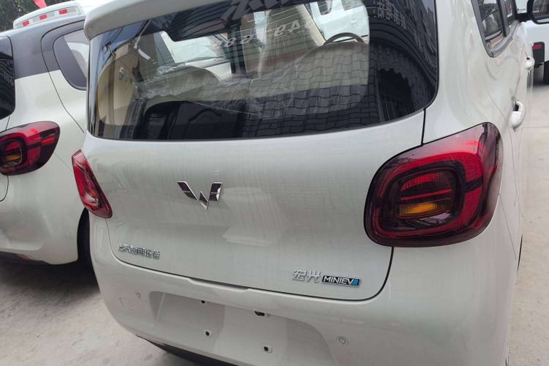 Used Wuling Hongguang MINIEV 2025 Four-Door Version Advanced Edition Exterior 4