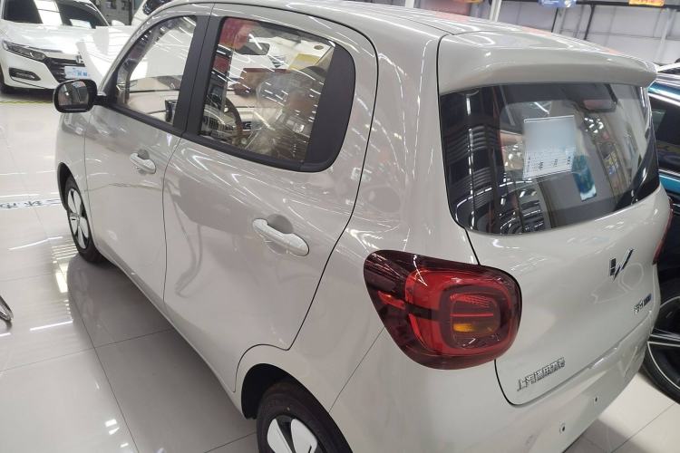 Used Wuling Hongguang MINIEV 2025 Four-Door Version Advanced Edition Exterior 4
