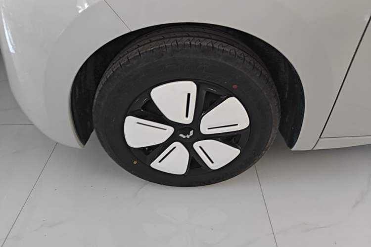 Used Wuling Hongguang MINIEV 2025 Four-Door Version Zhenxiang+ Edition Exterior 4