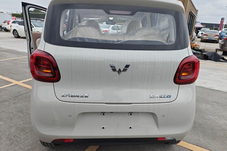 Used Wuling Hongguang MINIEV 2025 Four-Door Version Advanced Edition Exterior 4