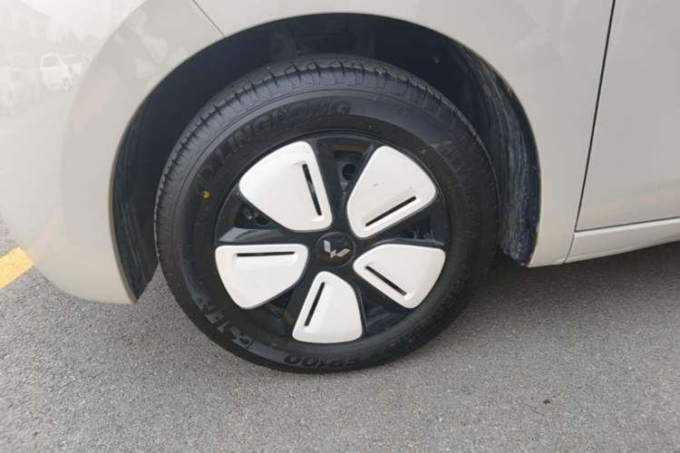 Used Wuling Hongguang MINIEV 2025 Four-Door Version Zhenxiang+ Edition Exterior 4