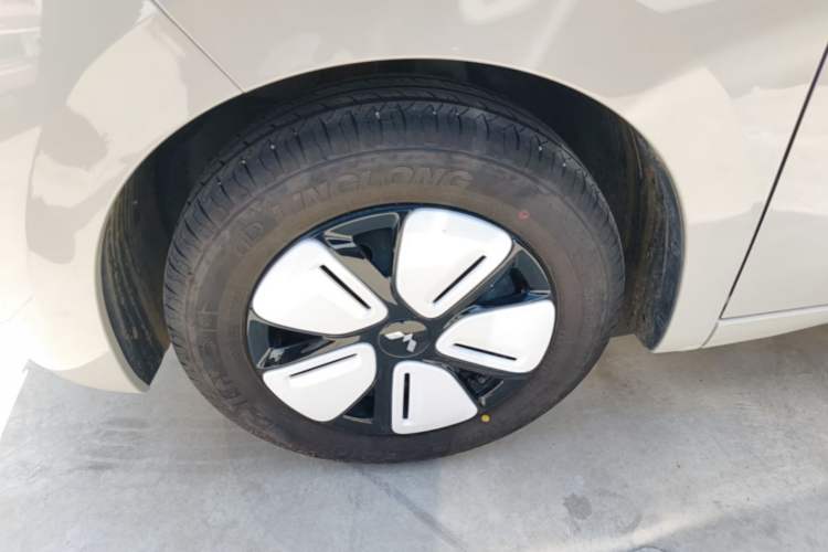 Used Wuling Hongguang MINIEV 2025 Four-Door Version Zhenxiang+ Edition Exterior 4