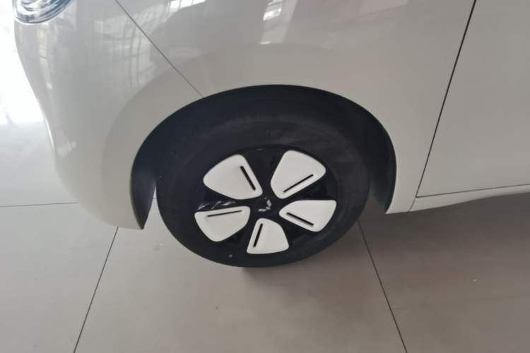 Used Wuling Hongguang MINIEV 2025 Four-Door Version Advanced Edition Exterior 4