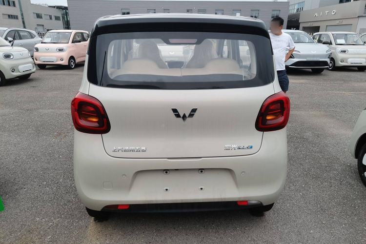 Used Wuling Hongguang MINIEV 2025 Four-Door Version Advanced Edition Exterior 4