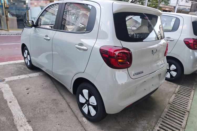Used Wuling Hongguang MINIEV 2025 Four-Door Version Advanced Edition Exterior 4