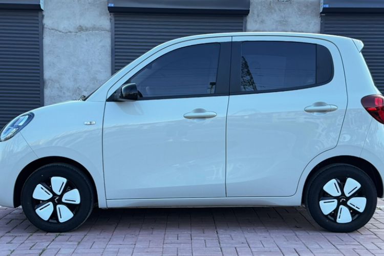 Used Wuling Hongguang MINIEV 2025 Four-Door Version Advanced Edition Exterior 4