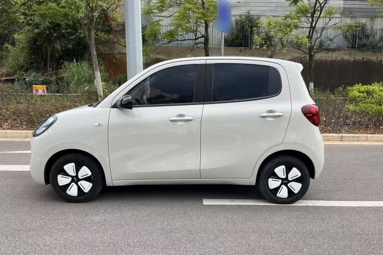 Used Wuling Hongguang MINIEV 2025 Four-Door Version Advanced Edition Exterior 4