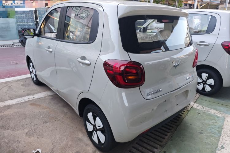 Used Wuling Hongguang MINIEV 2025 Four-Door Version Advanced Edition Exterior 4