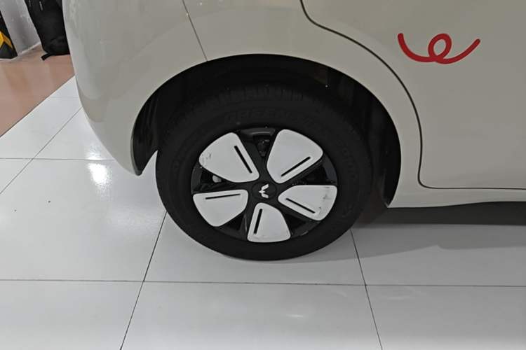 Used Wuling Hongguang MINIEV 2025 Four-Door Version Zhenxiang+ Edition Exterior 5