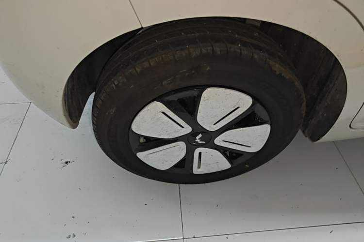 Used Wuling Hongguang MINIEV 2025 Four-Door Version Advanced Edition Exterior 5