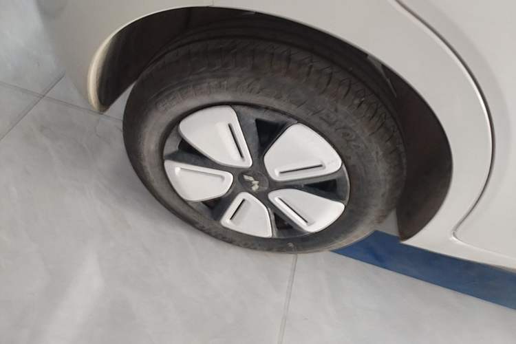 Used Wuling Hongguang MINIEV 2025 Four-Door Version Advanced Edition Exterior 5