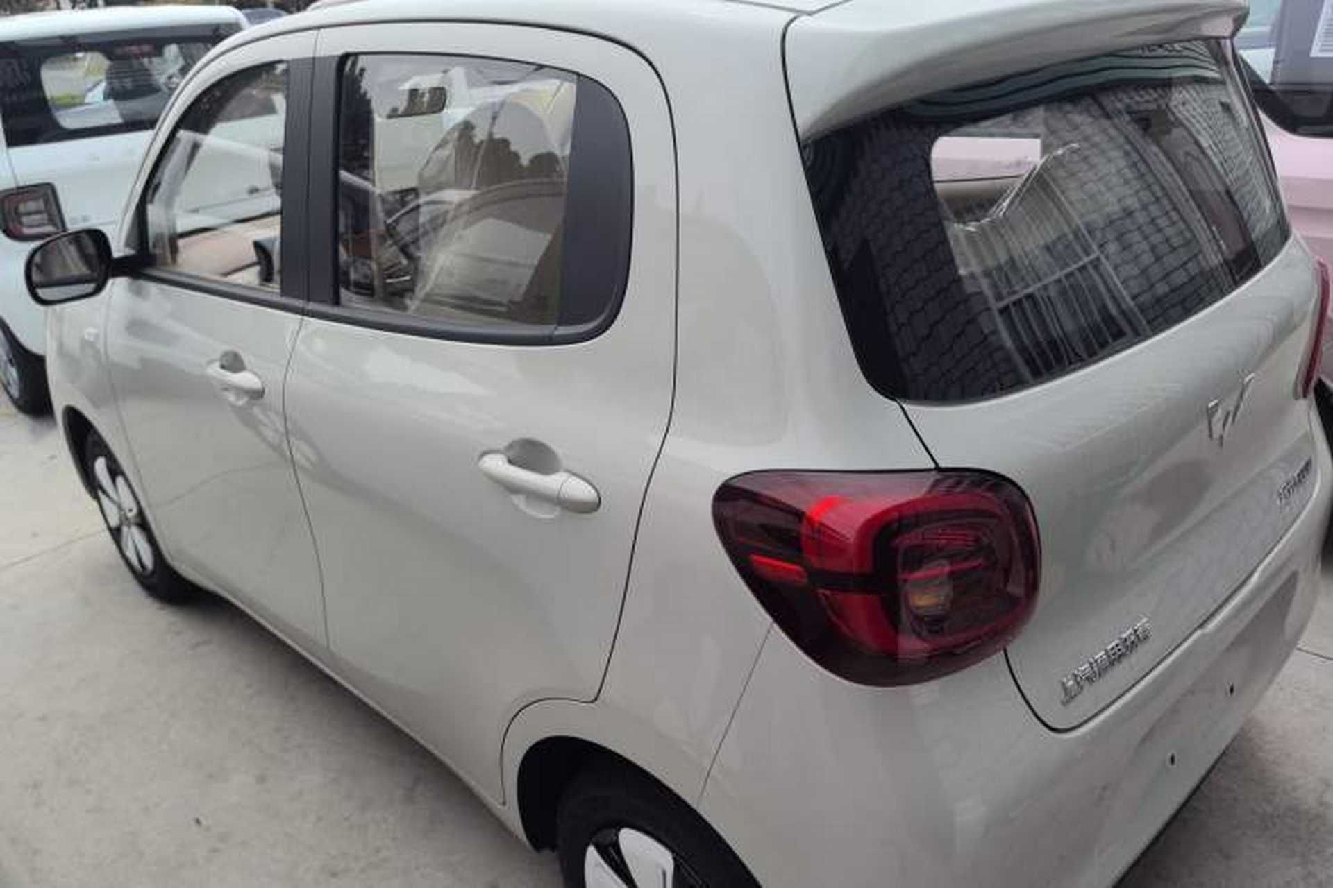 Used Wuling Hongguang MINIEV 2025 Four-Door Version Advanced Edition Exterior 5