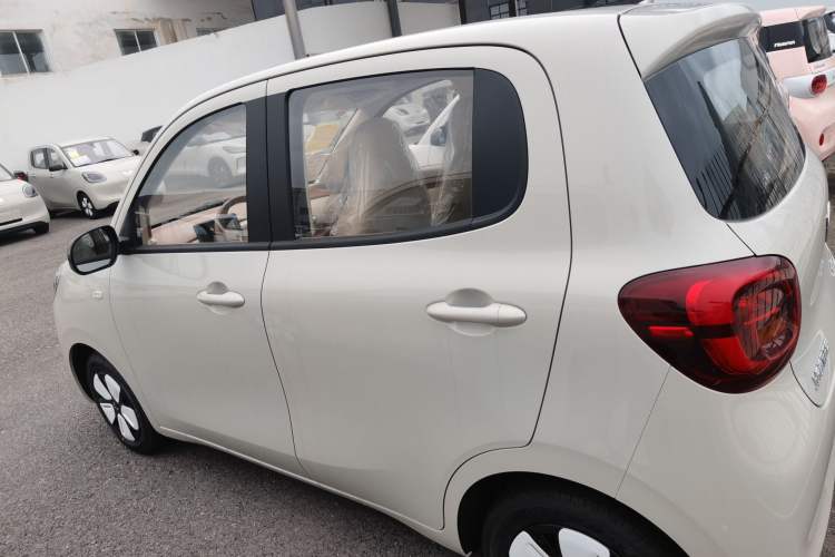 Used Wuling Hongguang MINIEV 2025 Four-Door Version Advanced Edition Exterior 5