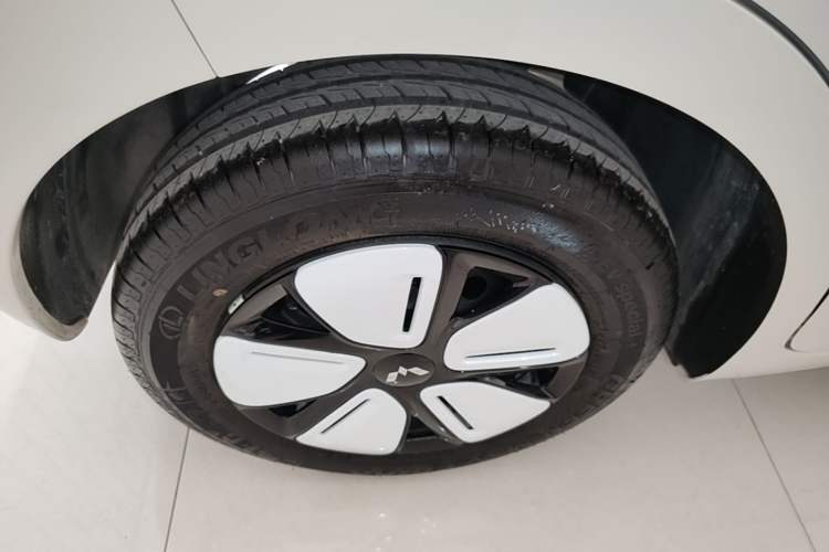 Used Wuling Hongguang MINIEV 2025 Four-Door Version Advanced Edition Exterior 5