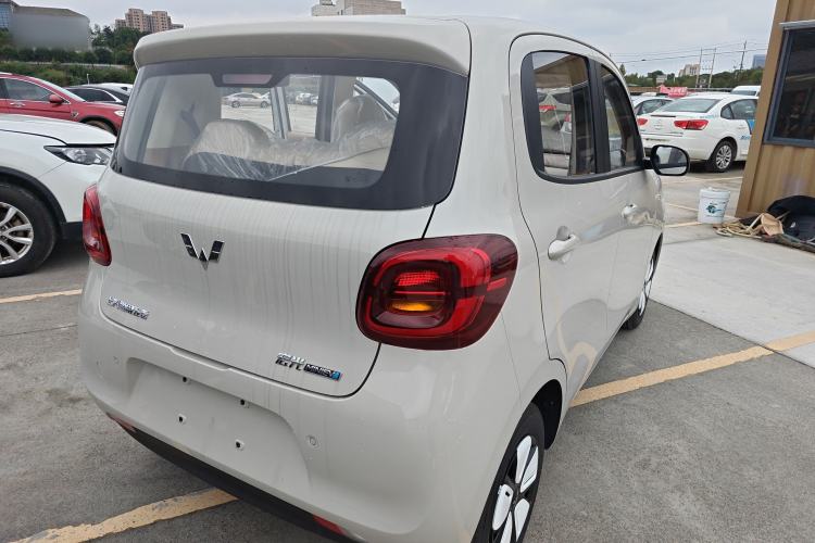 Used Wuling Hongguang MINIEV 2025 Four-Door Version Advanced Edition Exterior 5