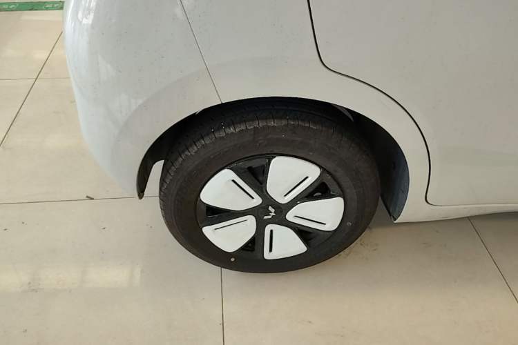 Used Wuling Hongguang MINIEV 2025 Four-Door Version Advanced Edition Exterior 5