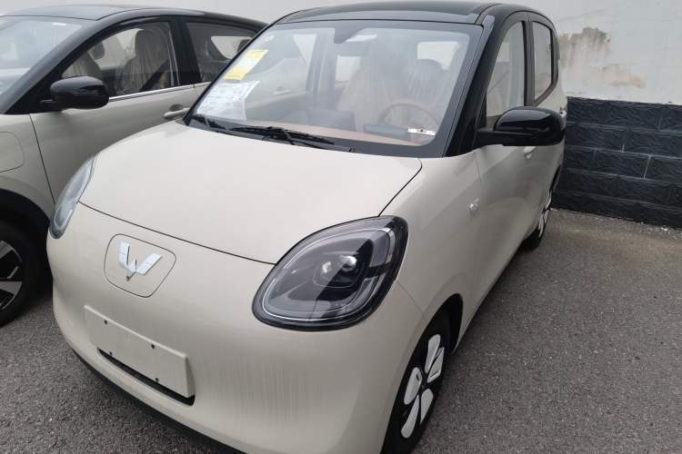 Used Wuling Hongguang MINIEV 2025 Four-Door Version Zhenxiang+ Edition Exterior 5