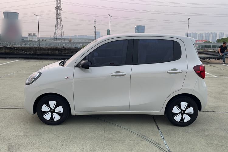 Used Wuling Hongguang MINIEV 2025 Four-Door Version Advanced Edition Exterior 5