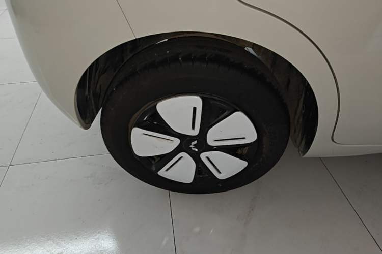 Used Wuling Hongguang MINIEV 2025 Four-Door Version Advanced Edition Exterior 5