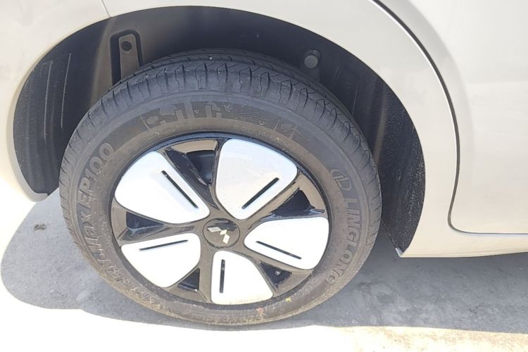 Used Wuling Hongguang MINIEV 2025 Four-Door Version Advanced Edition Exterior 5