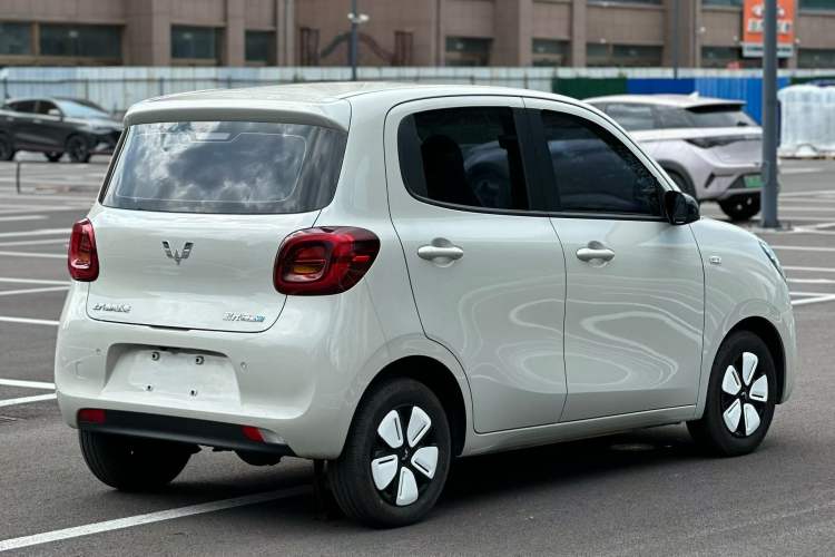 Used Wuling Hongguang MINIEV 2025 Four-Door Version Advanced Edition Exterior 5