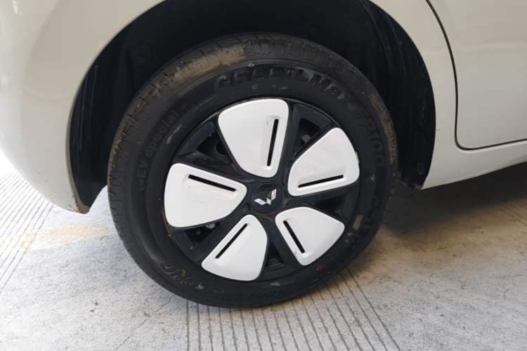 Used Wuling Hongguang MINIEV 2025 Four-Door Version Advanced Edition Exterior 5