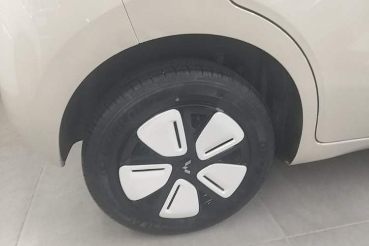 Used Wuling Hongguang MINIEV 2025 Four-Door Version Premium Edition Exterior 5