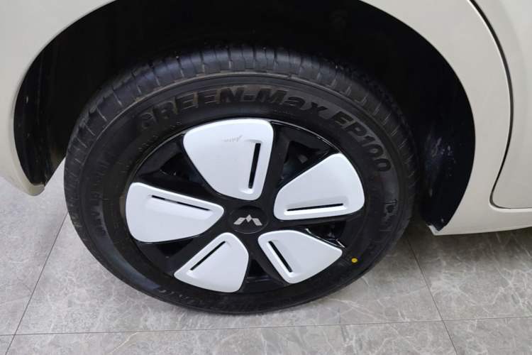 Used Wuling Hongguang MINIEV 2025 Four-Door Version Advanced Edition Exterior 5
