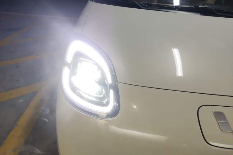 Used Wuling Hongguang MINIEV 2025 Four-Door Version Zhenxiang+ Edition Exterior 6