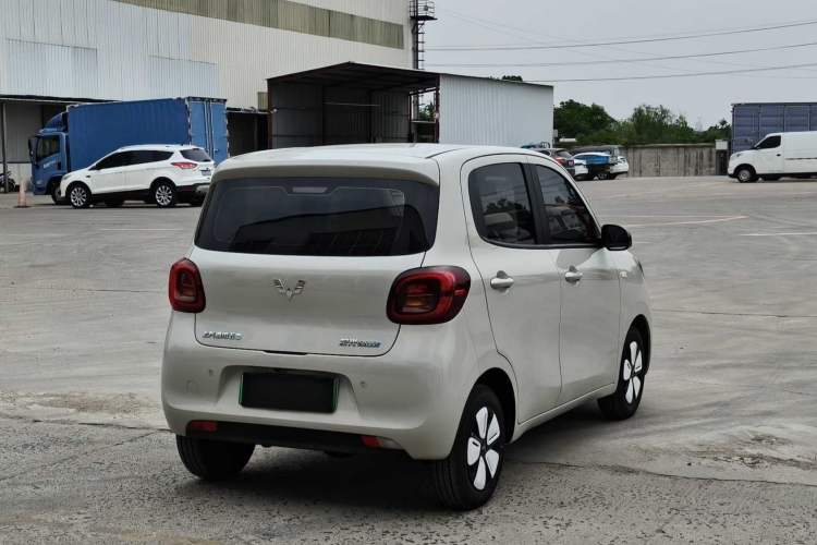 Used Wuling Hongguang MINIEV 2025 Four-Door Version Advanced Edition Exterior 7