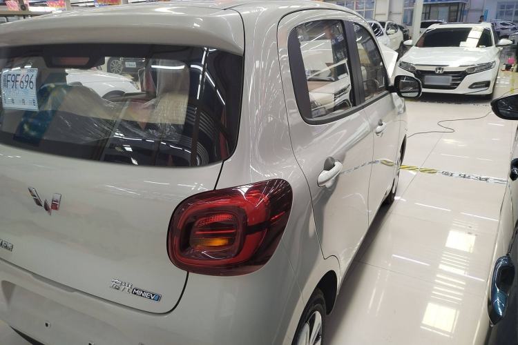 Used Wuling Hongguang MINIEV 2025 Four-Door Version Advanced Edition Exterior 7