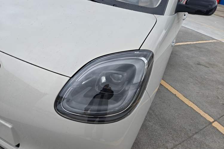 Used Wuling Hongguang MINIEV 2025 Four-Door Version Advanced Edition Exterior 7