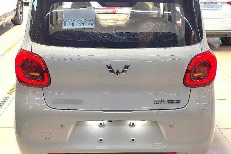 Used Wuling Hongguang MINIEV 2025 Four-Door Version Advanced Edition Exterior 8