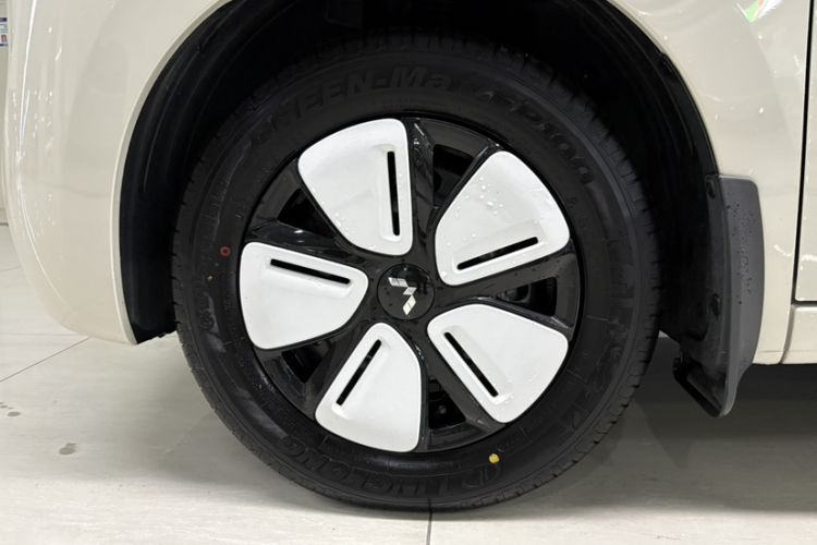 Used Wuling Hongguang MINIEV 2025 Four-Door Version Advanced Edition Exterior 9