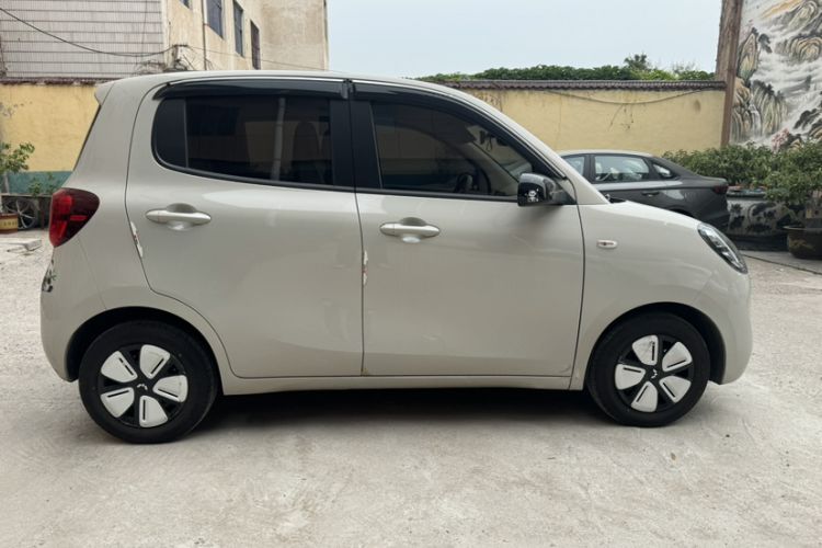 Used Wuling Hongguang MINIEV 2025 Four-Door Version Advanced Edition Exterior 9