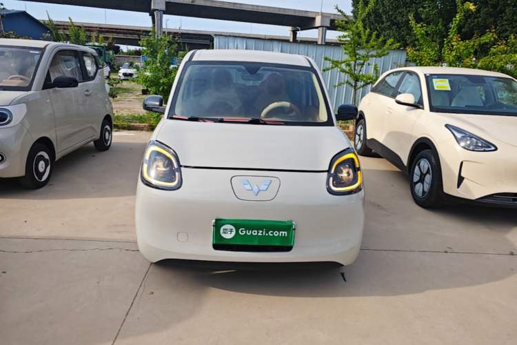 Used Wuling Hongguang MINIEV 2025 Four-Door Version Advanced Edition Front