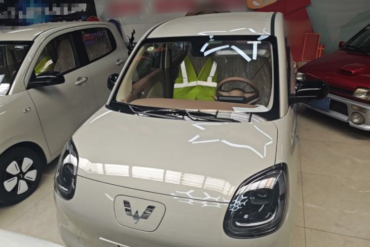 Used Wuling Hongguang MINIEV 2025 Four-Door Version Premium Edition Front