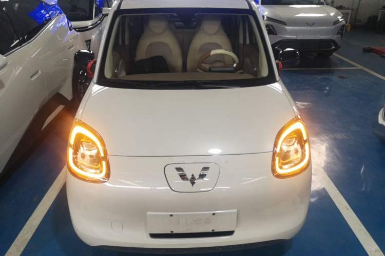 Used Wuling Hongguang MINIEV 2025 Four-Door Version Advanced Edition Front