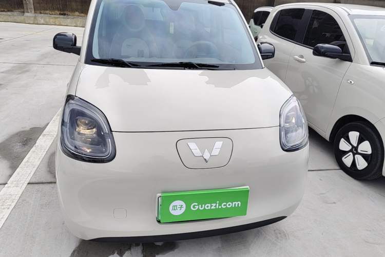 Used Wuling Hongguang MINIEV 2025 Four-Door Version Advanced Edition Front