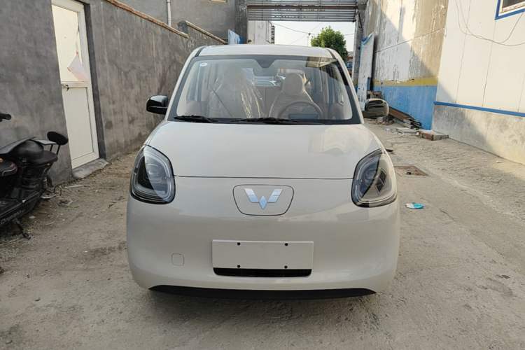 Used Wuling Hongguang MINIEV 2025 Four-Door Version Advanced Edition Front