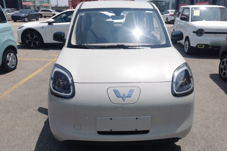 Used Wuling Hongguang MINIEV 2025 Four-Door Version Advanced Edition Front