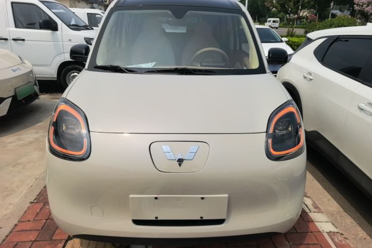 Used Wuling Hongguang MINIEV 2025 Four-Door Version Advanced Edition Front